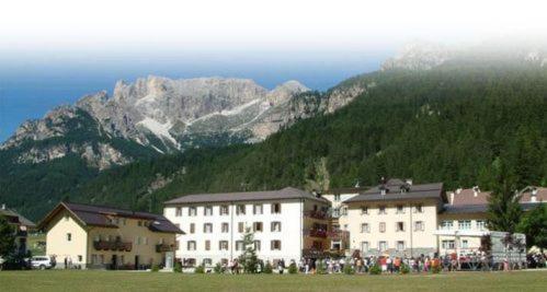 Soggiorno Dolomiti Mazzin Luaran gambar